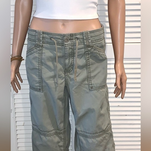 Gap women's Utility Gorp Core Mid Rise Straight Leg pants - Picture 2 of 13